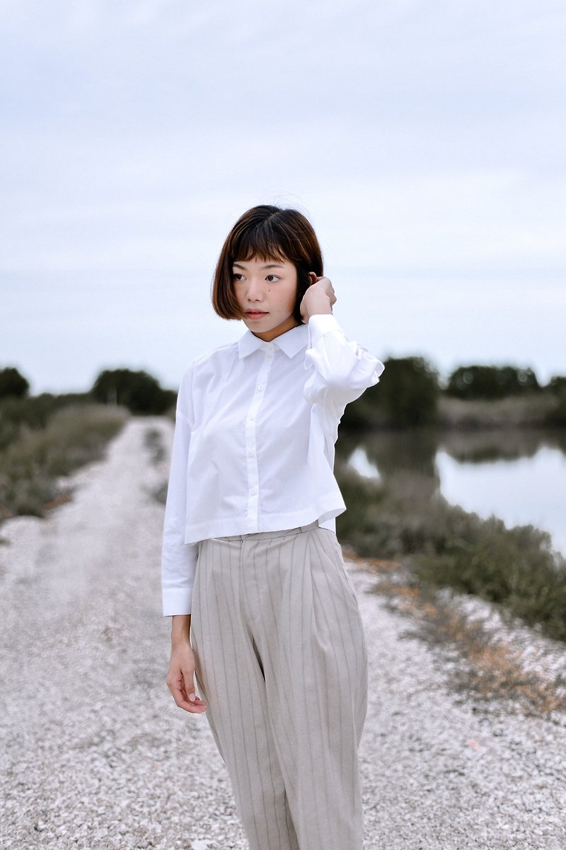 Mani Mina Summer White Crop Shirt Long Sleeve - 女装上衣 - 棉．麻 