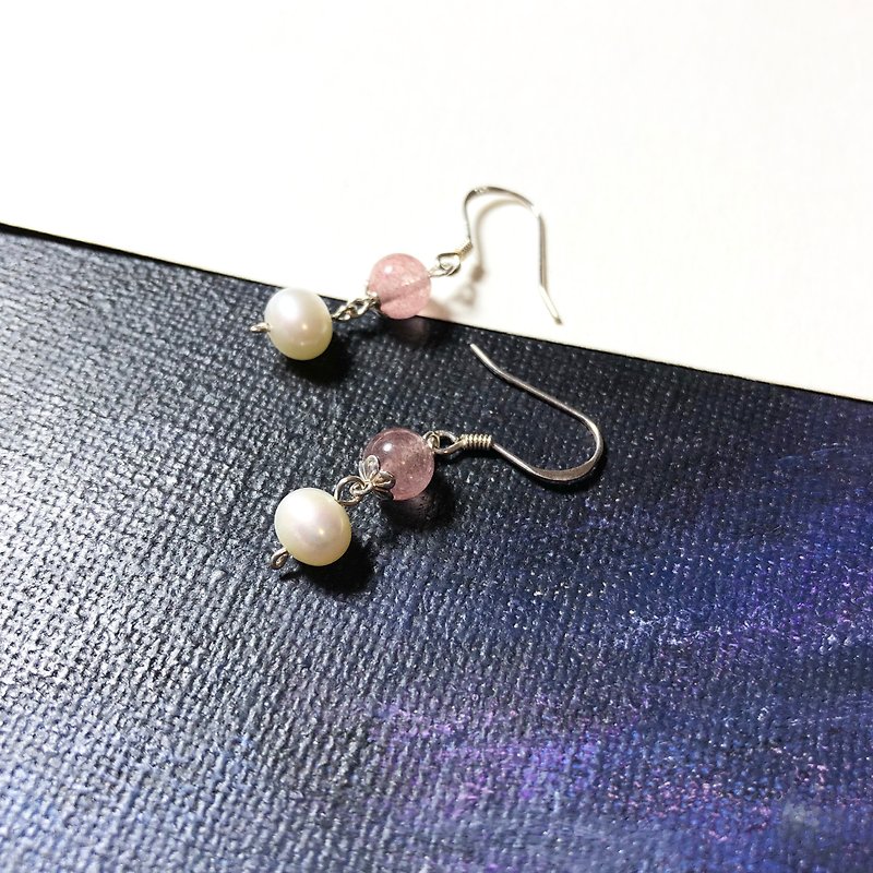 优雅草莓晶珍珠耳环 925纯银 原创手工 - 耳环/耳夹 - 水晶 多色