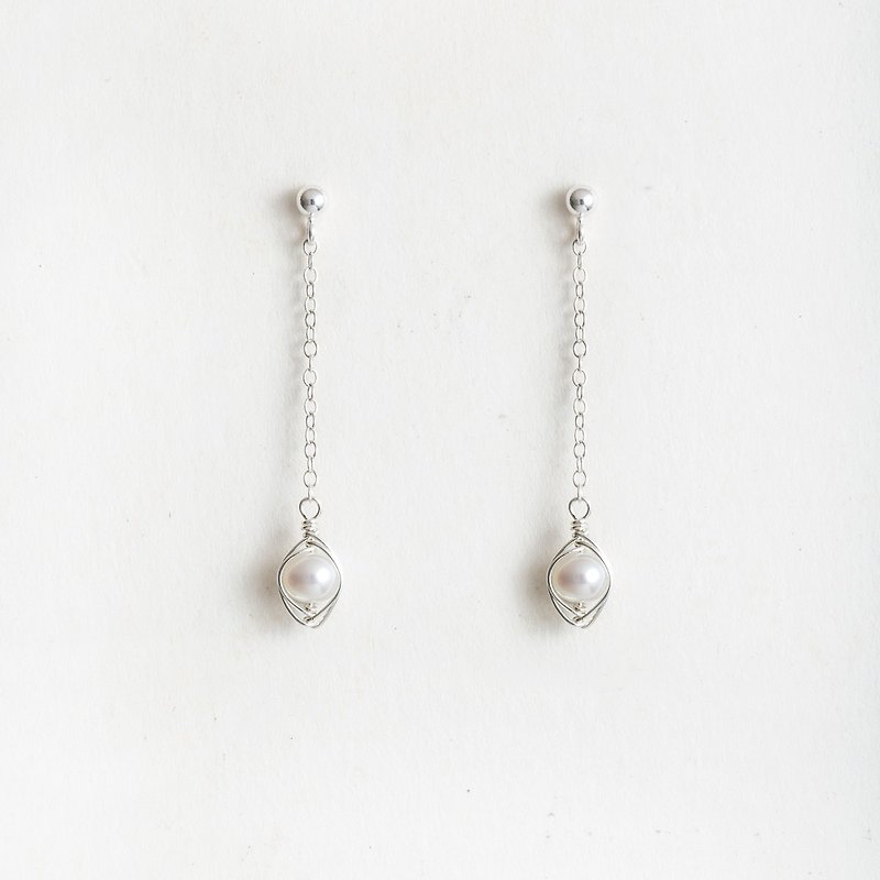 小宇宙 | 小珍珠 纯银耳环 - 耳环/耳夹 - 宝石 白色