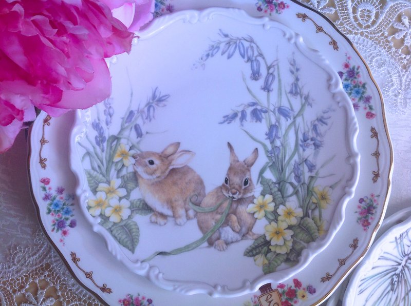 英国制Royal Albert四季动物骨瓷盘 春季 小兔子彩绘库存品 - 浅碟/小碟子 - 瓷 