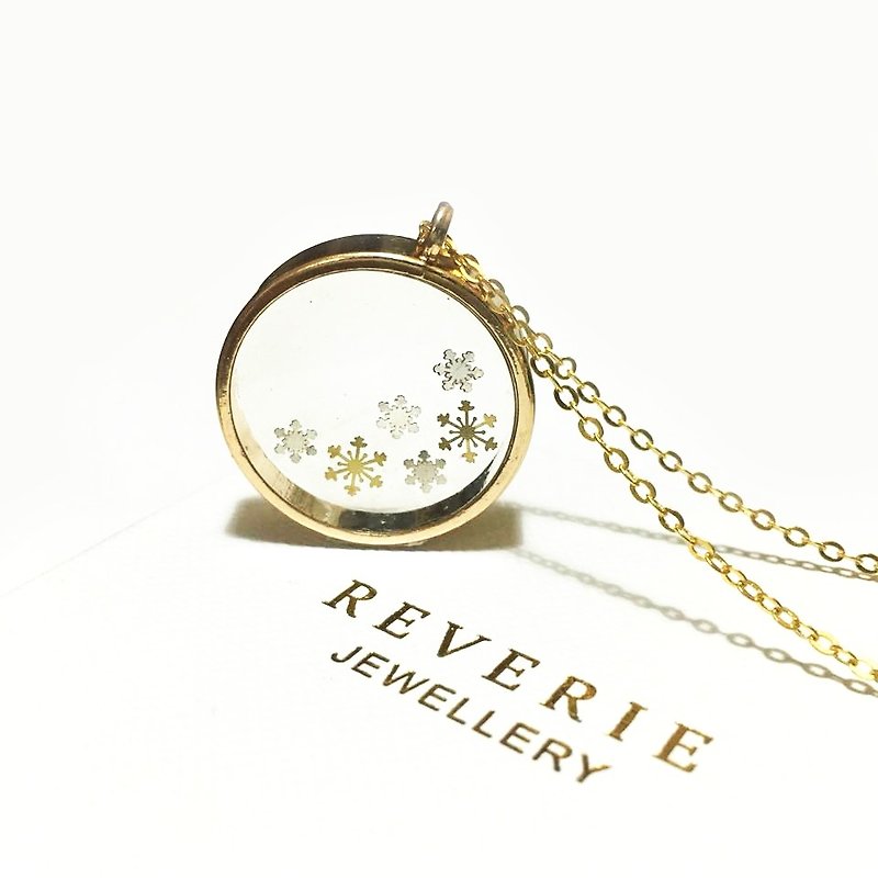 Reverie冬日限定: 雪花水晶球项链 - 项链 - 其他金属 金色