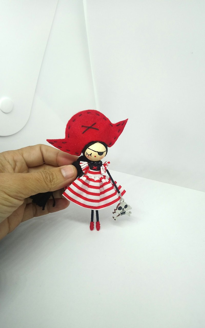 Pirate brooch doll - 胸针 - 木头 黑色