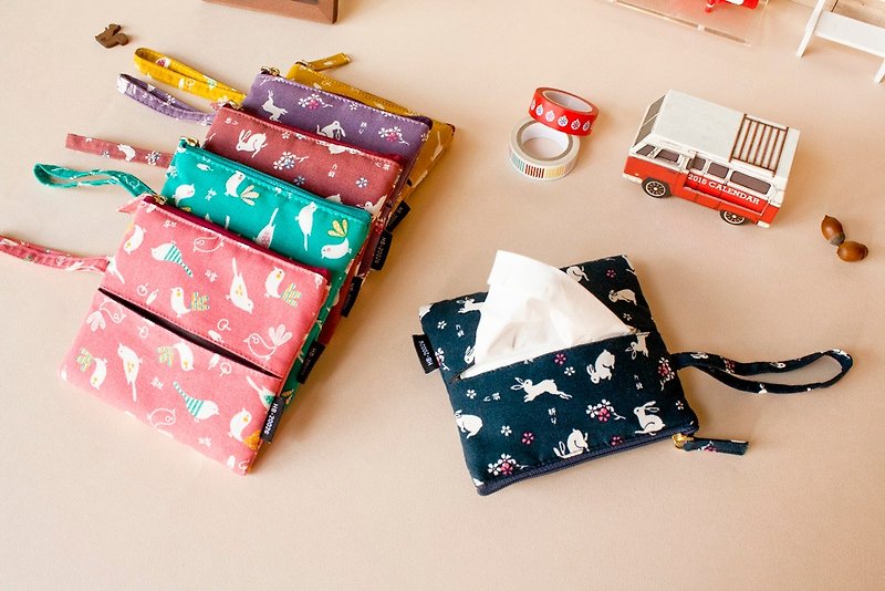 【花布恋Fabric Series】棉棉+面纸收纳包 - 化妆包/杂物包 - 其他材质 多色