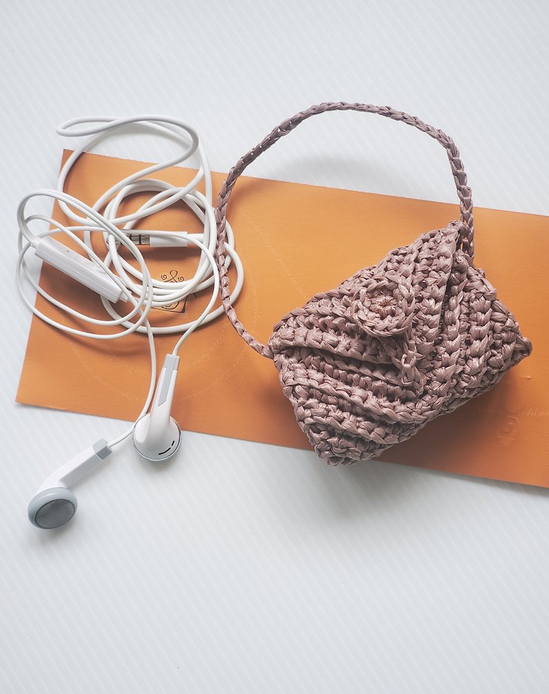 手工勾针编织藕色耳机保护袋迷你手提包多用途时尚实用交换礼物 - 手提包/手提袋 - 棉．麻 卡其色