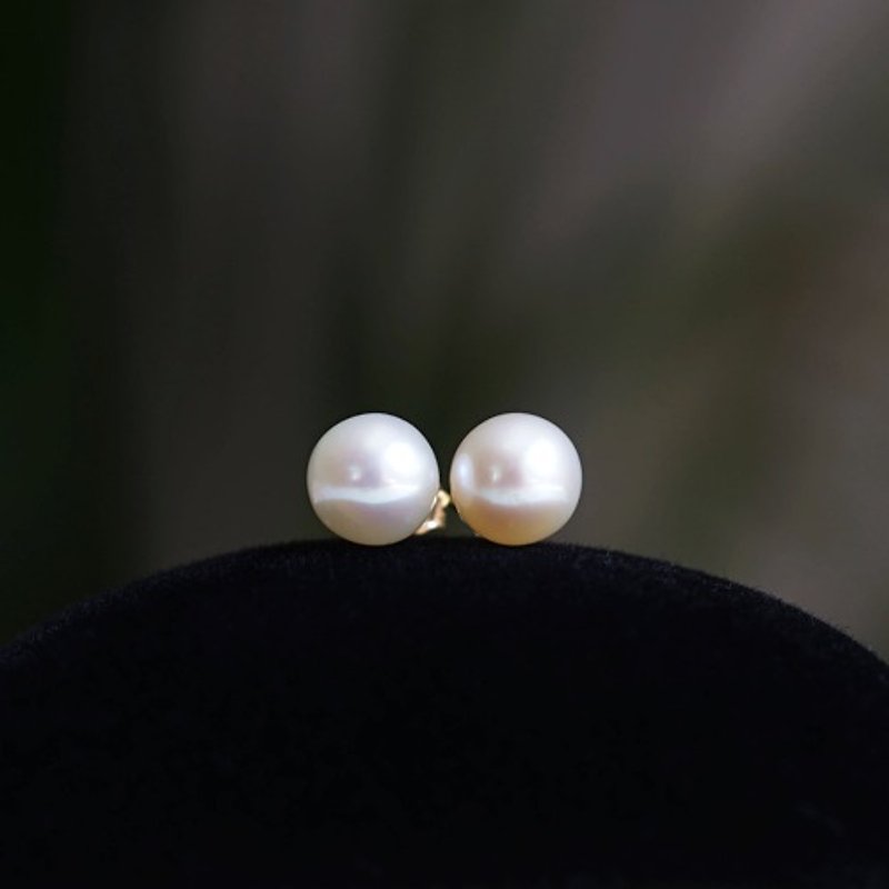 定番人気 7mm淡水真珠14KGFスタッドピアス　Maryse - 耳环/耳夹 - 宝石 白色