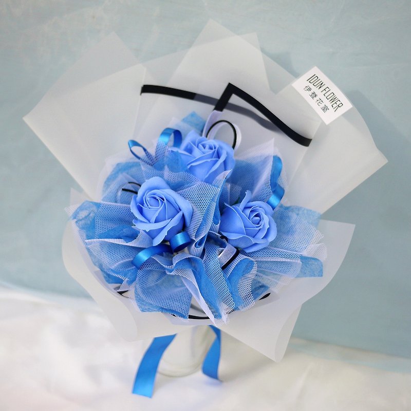 伊登花室 蓝玫瑰香皂花 织布纱手拿花束 单束贩售 - 干燥花/捧花 - 植物．花 蓝色