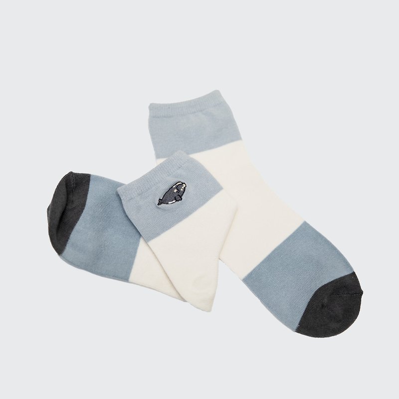 | 海洋生物刺绣袜 | 露脊鲸 - 袜子 - 棉．麻 多色