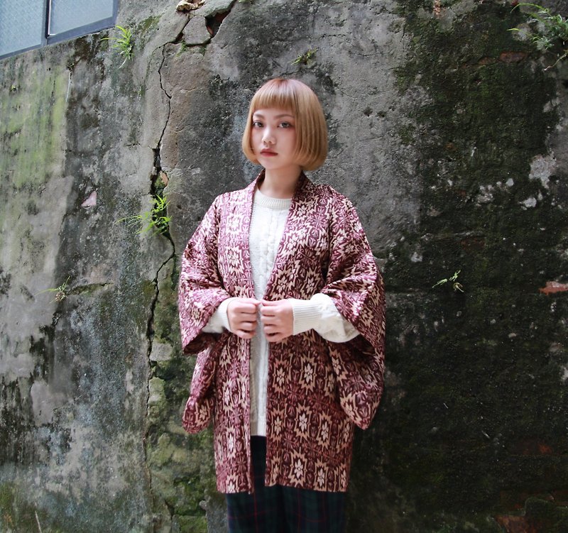 Back to Green::日本带回和服 酒红紫 宫廷  vintage kimono (KC-18) - 女装休闲/机能外套 - 丝．绢 紫色