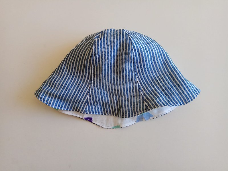 线条 日本绵纱布 双面花朵软帽 弥月礼物  渔夫帽  婴儿帽 - 围嘴/口水巾 - 棉．麻 蓝色