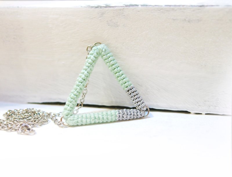 Minimalist Triangle Necklace Mint Silver - 项链 - 绣线 绿色
