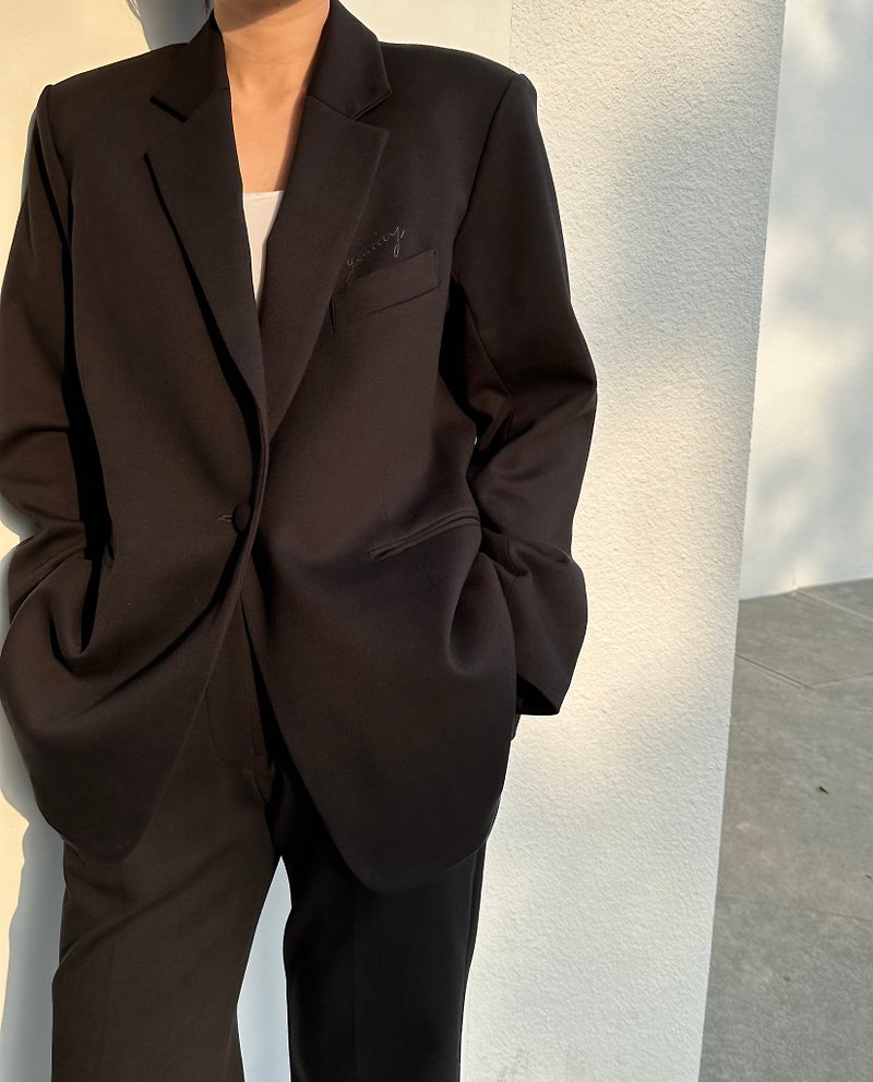 Embroidered Logo Classic Suit Blazer - 女装西装外套/风衣 - 棉．麻 