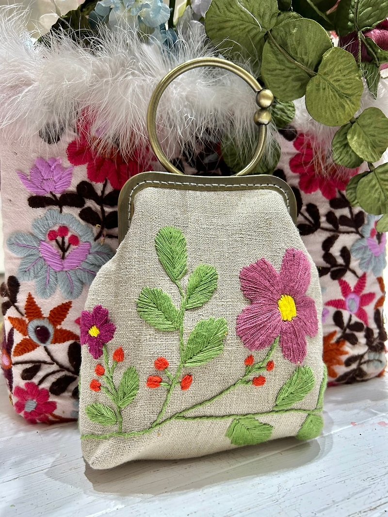 手工刺绣复古手提包和斜背包，Oyako 手工制作 - 手提包/手提袋 - 棉．麻 多色