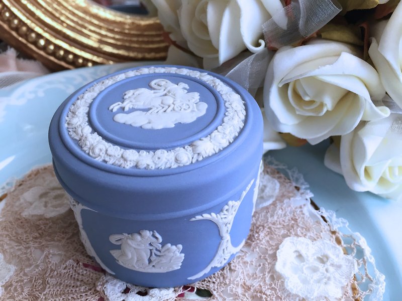 安妮疯古物英国骨瓷Wedgwood jasper 蓝色碧玉浮雕希腊神话圆型珠宝盒,饰品盒. 母亲节礼物 - 收纳用品 - 其他材质 蓝色