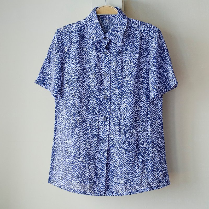 湛蓝小山几何三角花朵图案短袖尖领混纱衬衫 | vintage莞洱古着 - 女装衬衫 - 聚酯纤维 