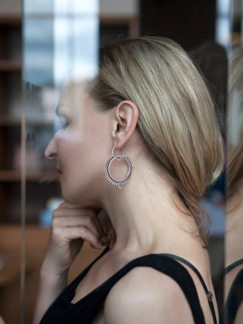 Circle earrings, Hoop earrings, Dangle earrings, Round earrings - 耳环/耳夹 - 其他材质 灰色