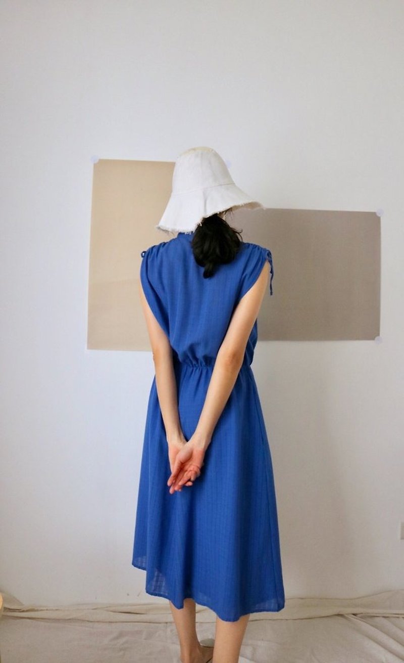 MIYU DRESS - FRENCH VINTAGE 自由调整肩线小立领松紧腰纯棉洋装 - 洋装/连衣裙 - 棉．麻 蓝色