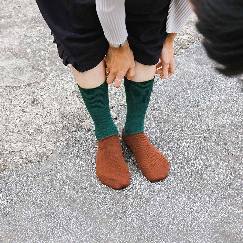 蘑菇Mogu / 袜子 / 蘑菇袜(11) - 绿咖啡拼接 - 袜子 - 棉．麻 多色