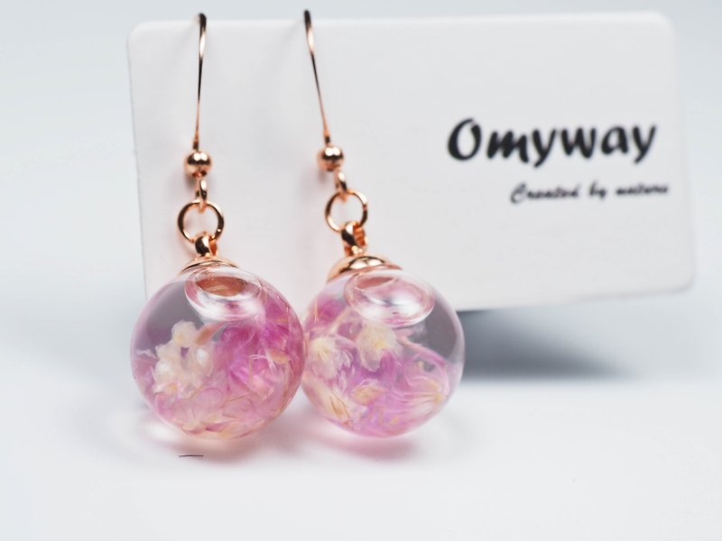 爱家作-OMYWAY日本紫色小菊花浮游玻璃球玫瑰金色耳环耳夹1.4cm - 颈链 - 玻璃 白色
