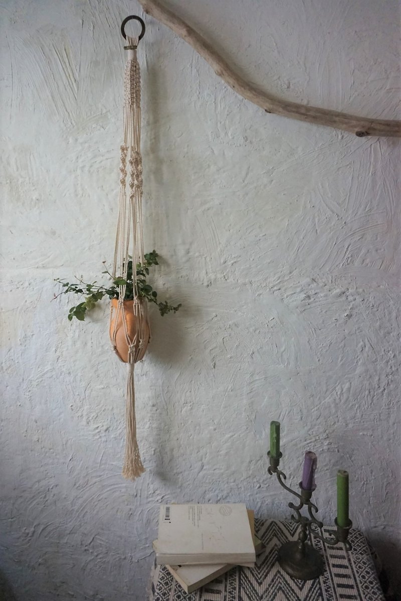 MACRAME中世纪风格手编植物吊篮   (含初雪葛与素烧陶盆) - 植栽/盆栽 - 陶 白色