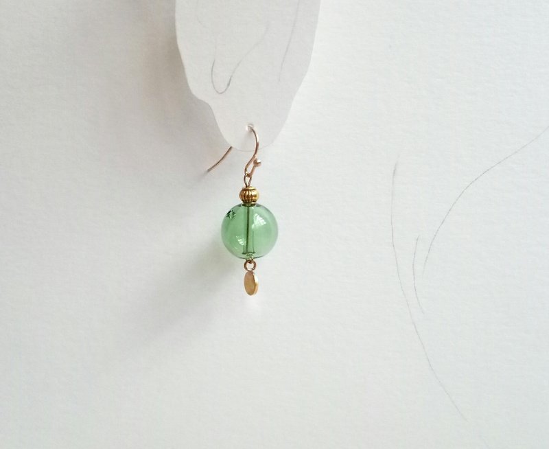 草绿色琉璃灯笼精油耳环 - 耳环/耳夹 - 琉璃 绿色