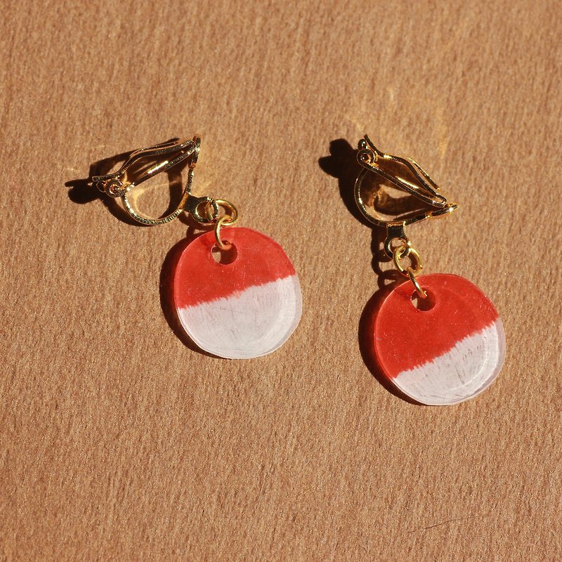 红富士 - 针夹式耳环 - 耳环/耳夹 - 塑料 红色