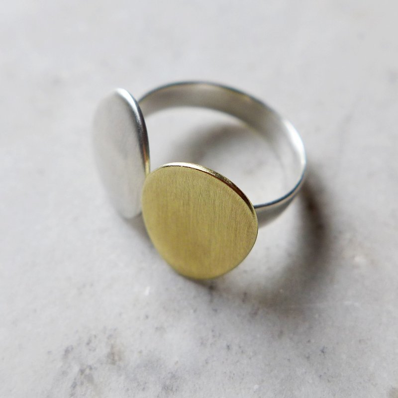 Deux lunes / 法国设计手工创作纯银戒指 - 戒指 - 其他金属 金色