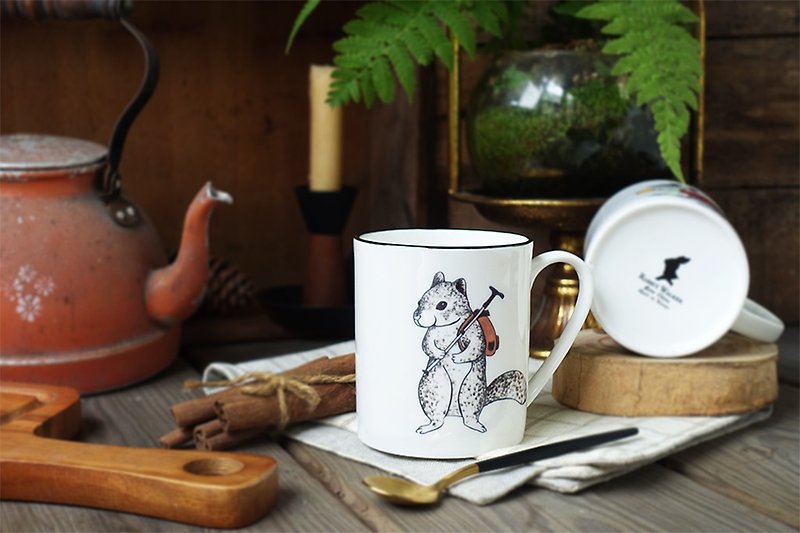 Hiking Squirrel 登山松鼠 - 骨瓷马克杯 - 咖啡杯/马克杯 - 瓷 咖啡色
