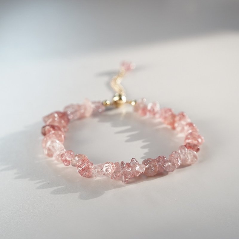 草莓冰沙  草莓晶碎石手链 - 手链/手环 - 水晶 粉红色