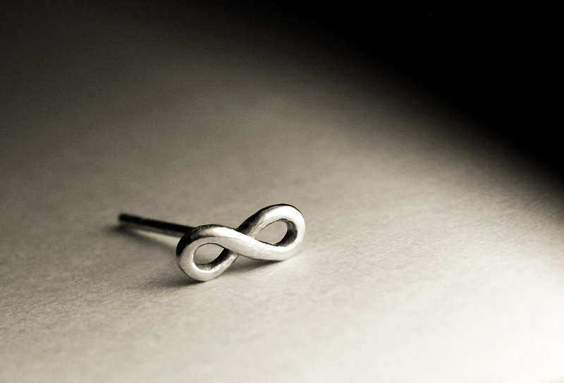 无限大符号造型纯银耳环(单支/一对) - 耳环/耳夹 - 其他金属 银色