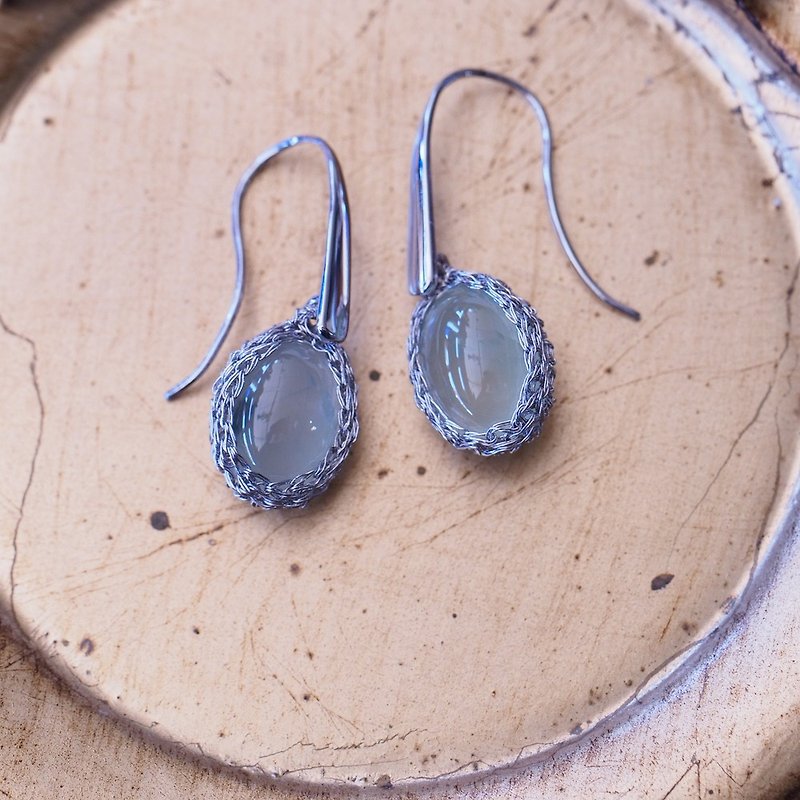 天然葡萄石 大颗 手工勾织 纯银镀金耳环 Prehnite earrings - 耳环/耳夹 - 半宝石 绿色