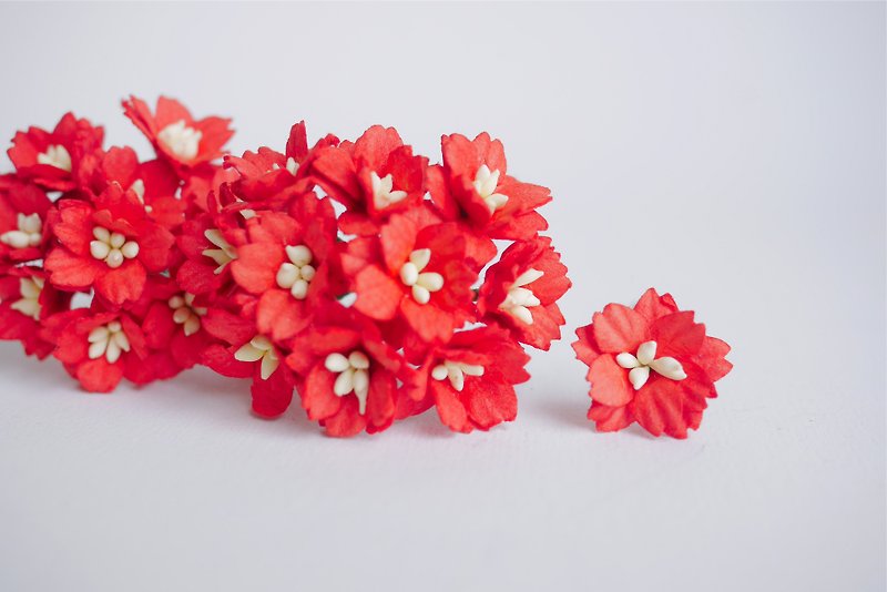 Paper flower, 50 pcs. small cherry blossom supplies, 2 cm. red color. - 木工/竹艺/纸艺 - 纸 红色