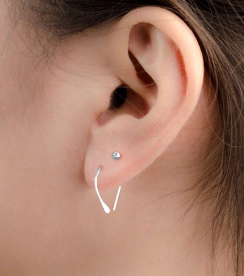 轻耳饰 纯银耳环 小耳朵一对 设计师手工银饰  请支持原作设计师 - 耳环/耳夹 - 纯银 银色