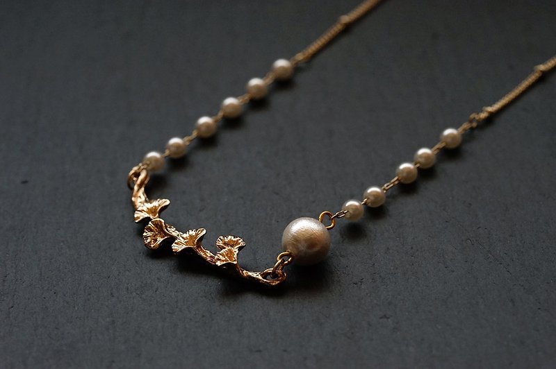 银杏珍珠项链 - 银杏叶项链 (14K包金) - 项链 - 珍珠 金色