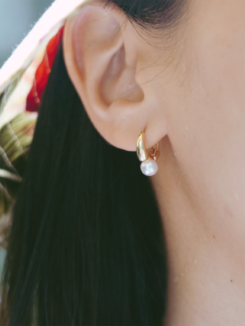 系心情结珍珠纯银耳环 Knot Pearl Earrings - 耳环/耳夹 - 纯银 金色