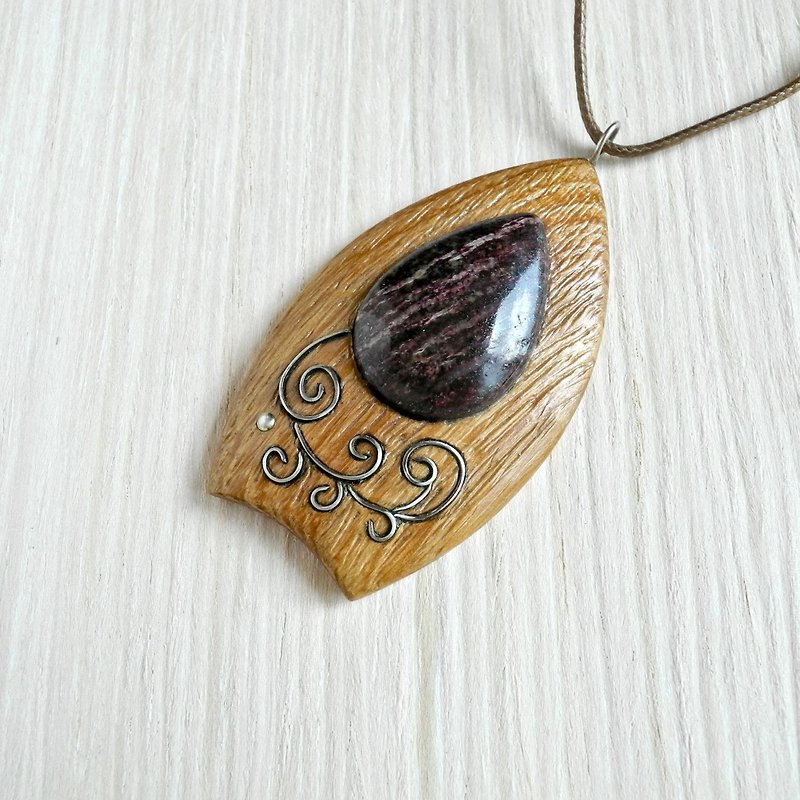 Wooden necklace with lepidolite - 项链 - 木头 咖啡色