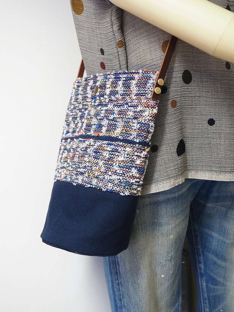 织布水桶袋(花纹蓝) - 侧背包/斜挎包 - 棉．麻 蓝色