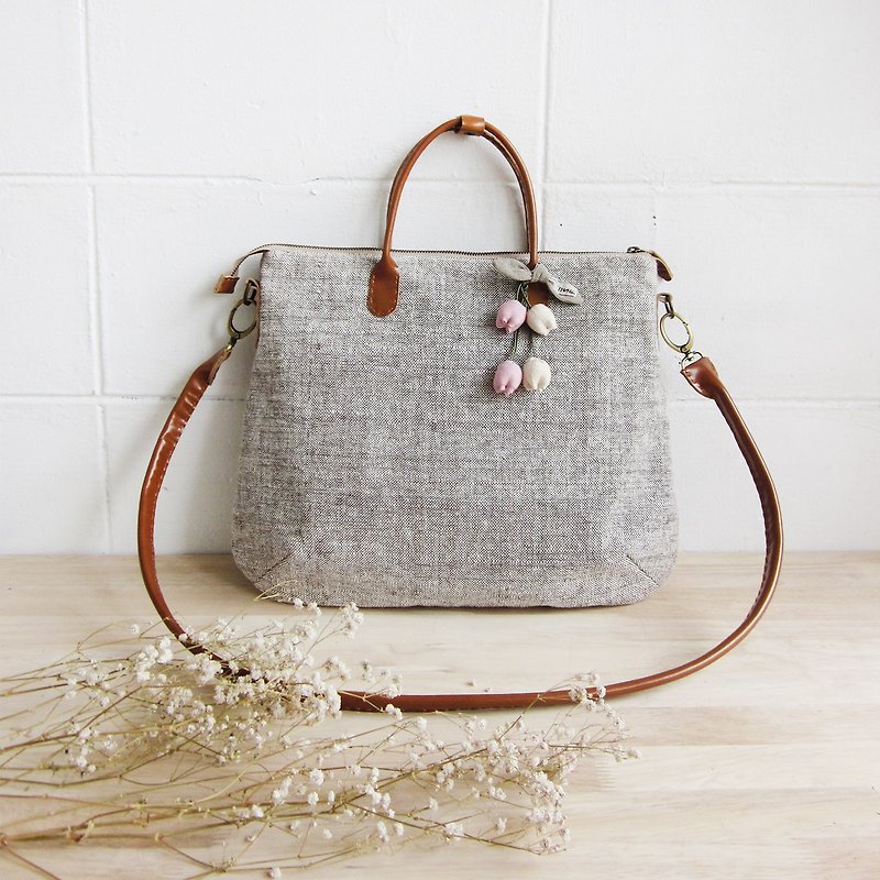 Cross-body Curve Bags Brown Mix White Color with Flower Chains - 侧背包/斜挎包 - 棉．麻 