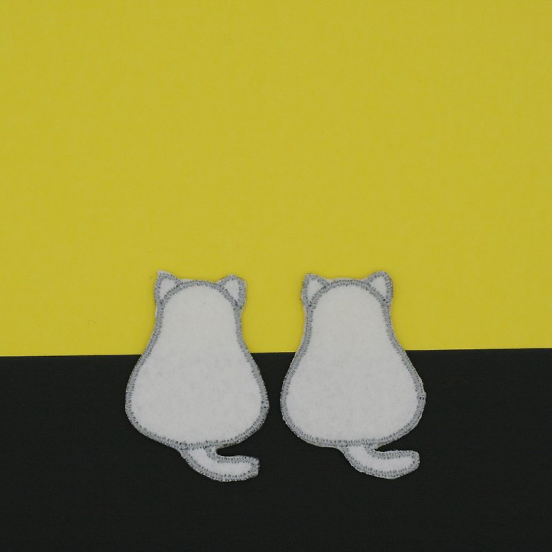 Mini White Cat Iron Patch - 编织/刺绣/羊毛毡/裁缝 - 绣线 白色