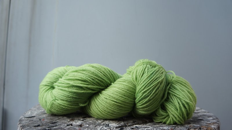 空气美丽诺。手染线。青草绿 - 编织/刺绣/羊毛毡/裁缝 - 羊毛 透明