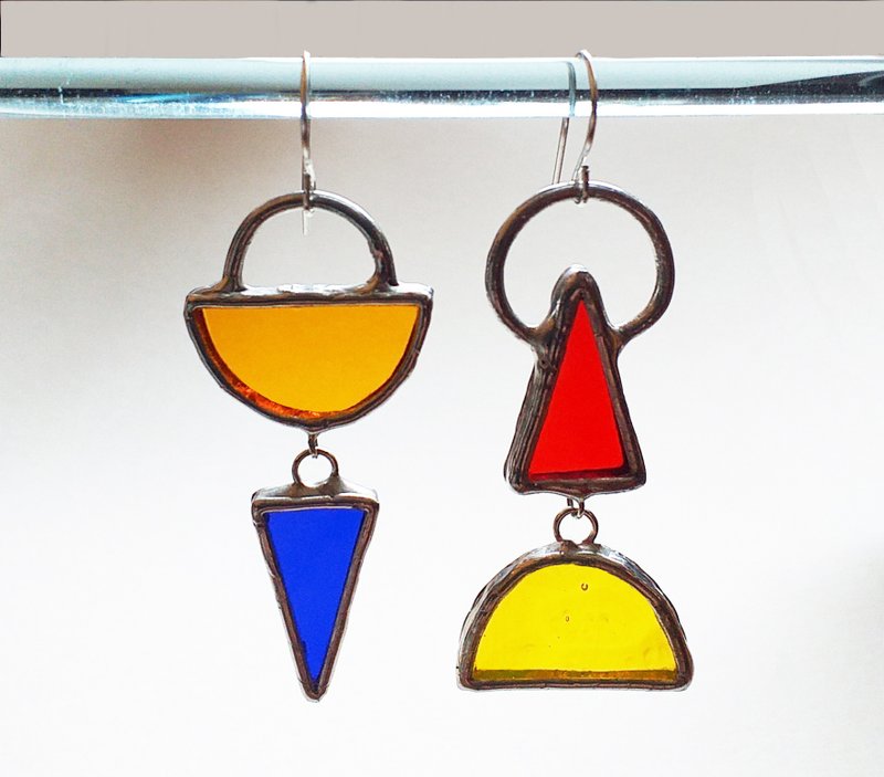 Asymmetrical multicolor glass earrings Black Blue Green - 耳环/耳夹 - 玻璃 多色