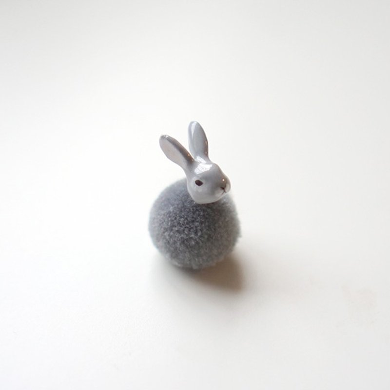 ［独角森林］小野兔毛球 单只耳环／耳夹 - 耳环/耳夹 - 其他材质 
