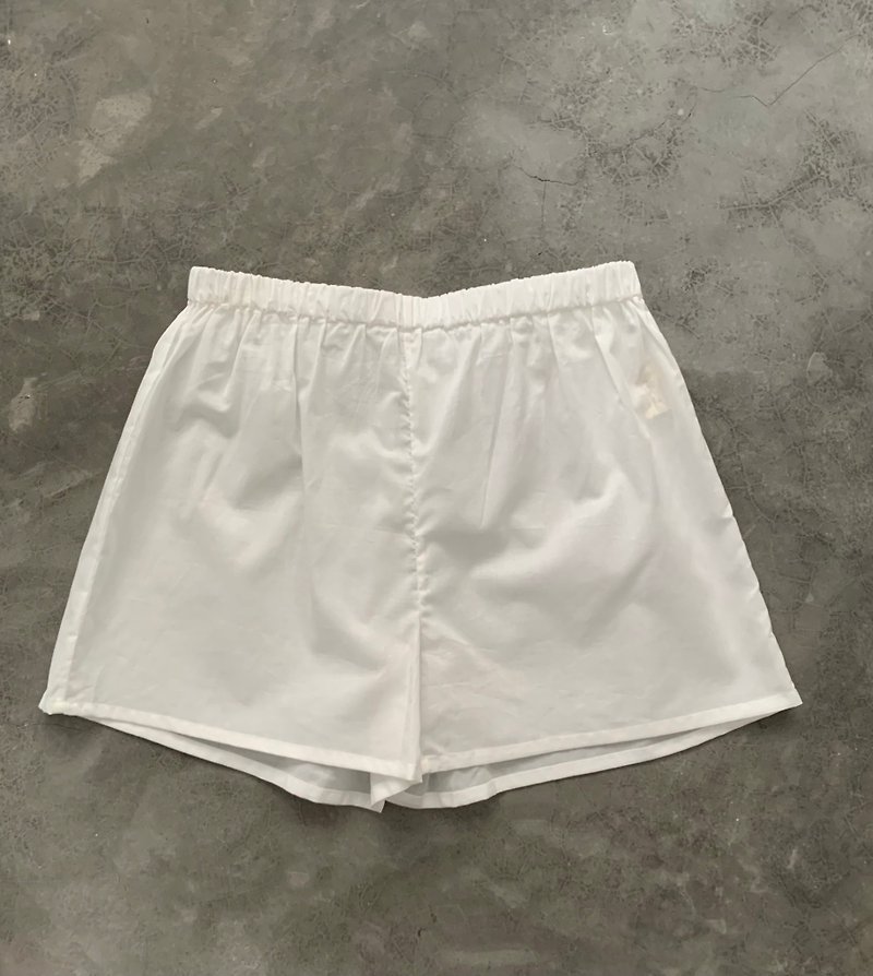 【Pinkoi ONLY】High-quality Cotton Shorts - 女装短裤 - 棉．麻 白色