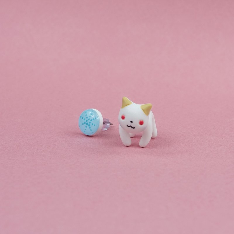White Cat Earrings-Polymer Clay Earrings,Handmade&Handpaited Catlover Gift - 耳环/耳夹 - 粘土 白色