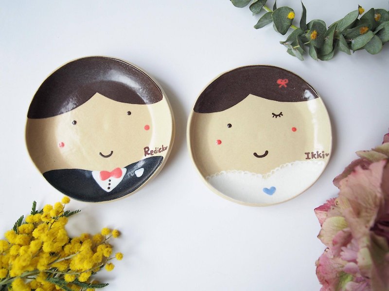 甜蜜小夫妻 婚礼对盘组 (加名字款) - 花瓶/陶器 - 陶 咖啡色