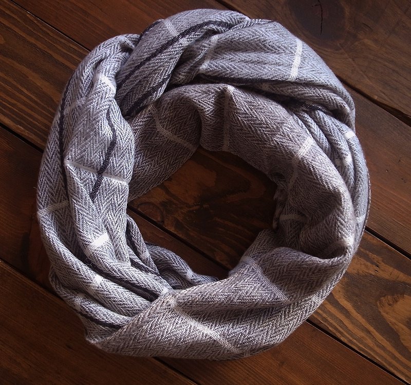 【乐拍子】喀什米尔羊毛围巾/披肩Hand made in Nepal（格纹_浅灰+浅褐） - 丝巾 - 羊毛 灰色