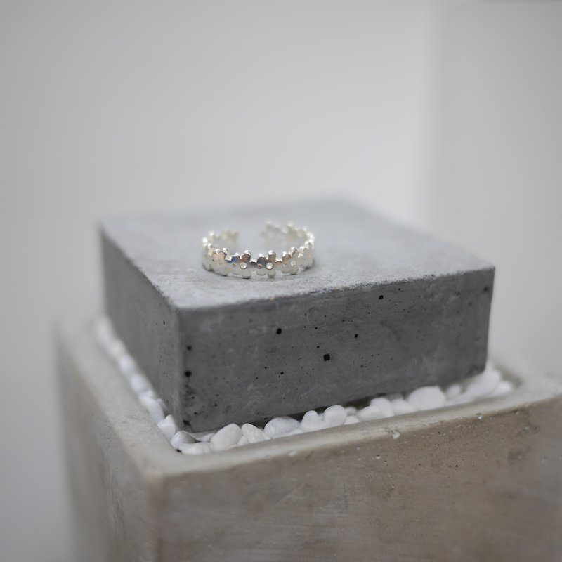 纯银碎花戒指 925 Sliver Floral Ring - 戒指 - 其他金属 银色