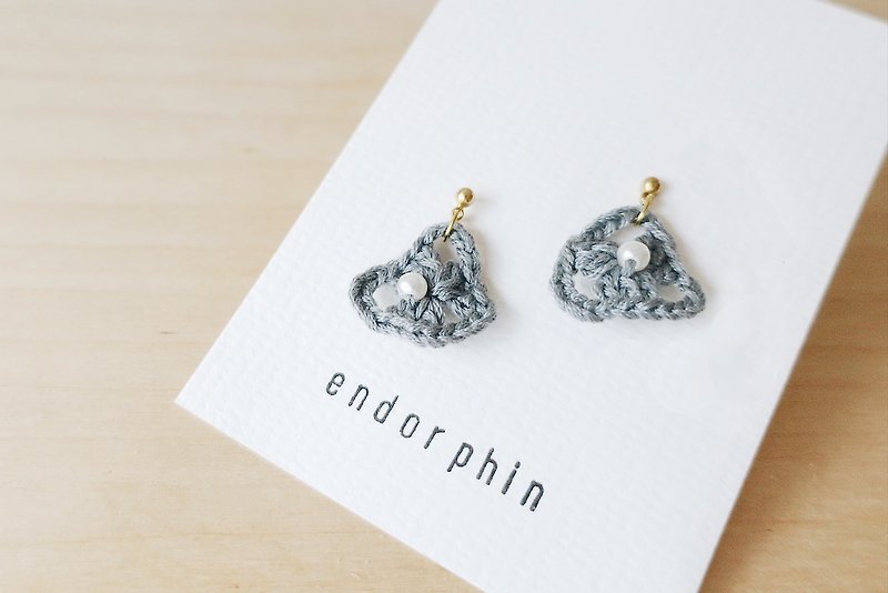 【endorphin】绣线编织珍珠耳环 - 耳环/耳夹 - 棉．麻 灰色