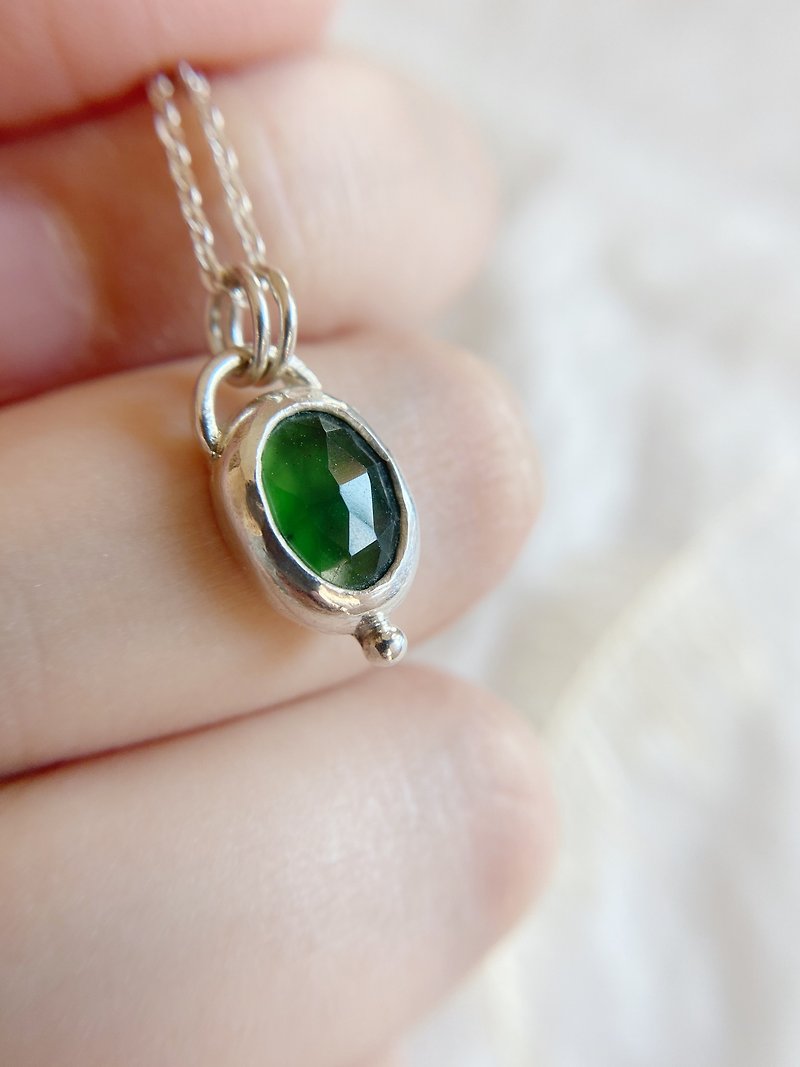 【树】蛇纹石 925银吊坠 配 颈链 / 绿色 宝石 - 颈链 - 半宝石 绿色