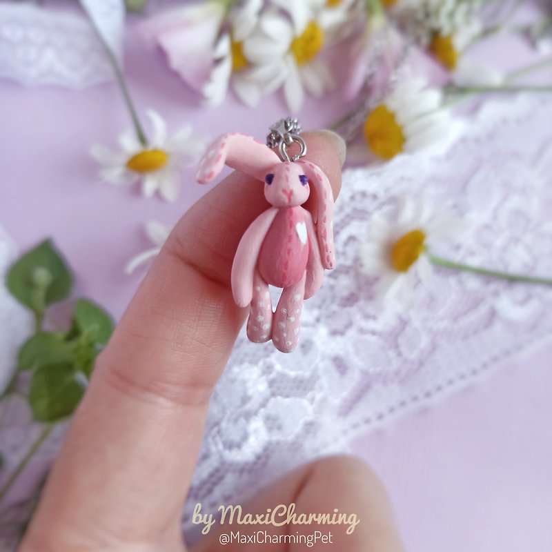可爱的粉红色兔子项链 可爱的粉红色兔子项链外观像纺织玩具 - 项链 - 塑料 粉红色