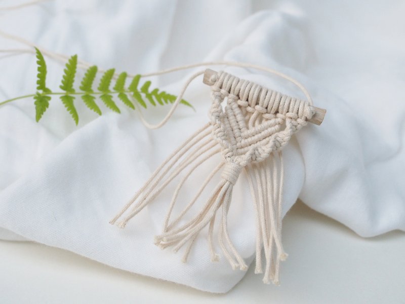 【 小物织品 】  天然树枝颈饰 02 - 项链 - 棉．麻 白色